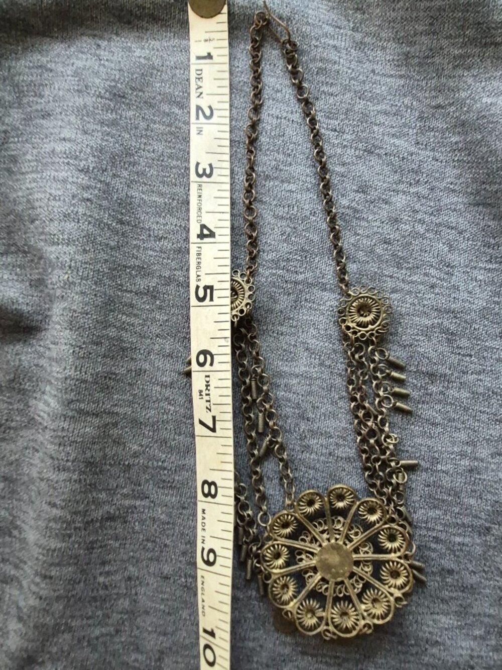 Vintage festoon-style bib Tribal Necklace made of brass with ornate filigree - Picture 9 of 10